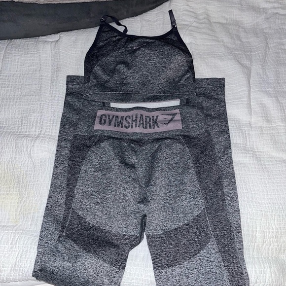 Gymshark Gray Sports Bra and Leggings Set - Picture 7 of 8
